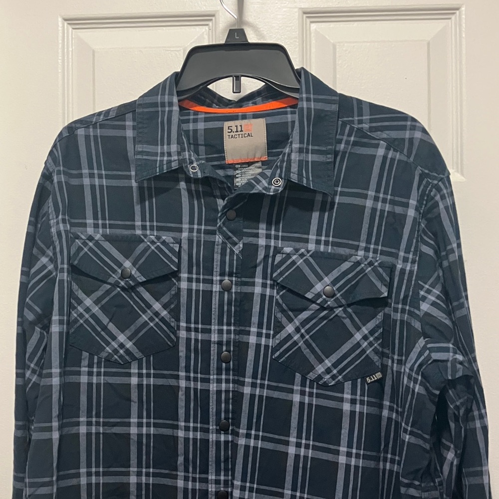 🌻5.11 Tactical Men's Dark Blue Plaid Button Down Shirt